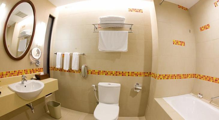 Hulhule Island Hotel
