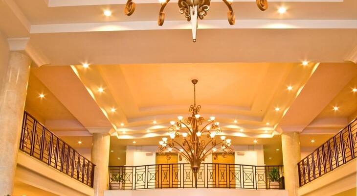 Paramount Hotel