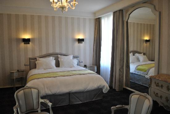 Grand Hotel De La Reine (Hotel uniquement)
