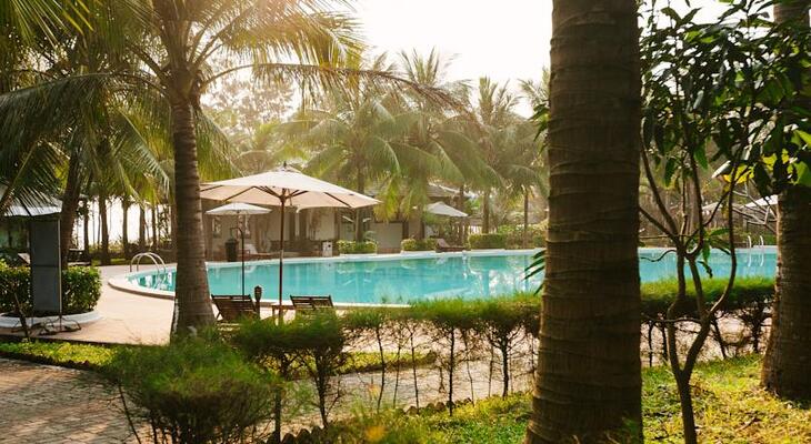 Lang Co Beach Resort