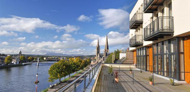 Highland Apartments by Mansley