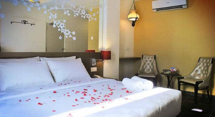 The Grand Jade Hotel