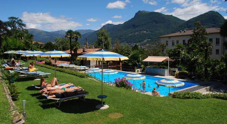 Hotel Montarina & Backpackers Hostel