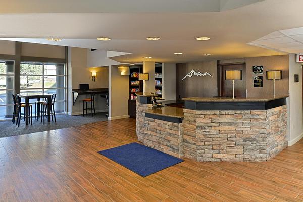 Best Western Plus Peak Vista Inn & Suites