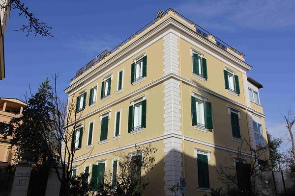 Palm Gallery Hotel