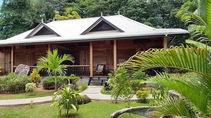 La Digue Holiday Villa