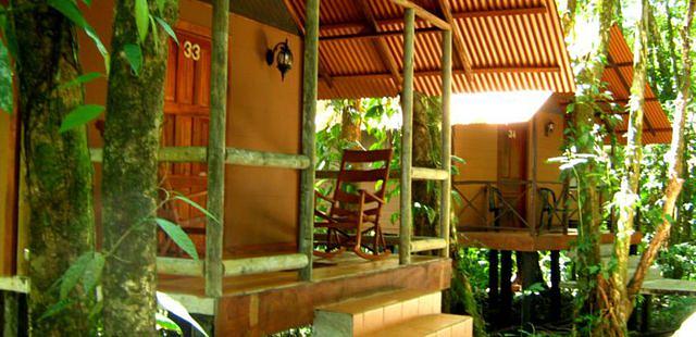 Rana Roja Lodge