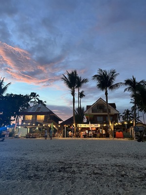Yooneek Beach Resort