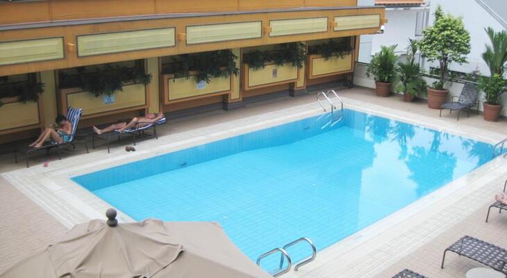 Grand Pacific Hotel