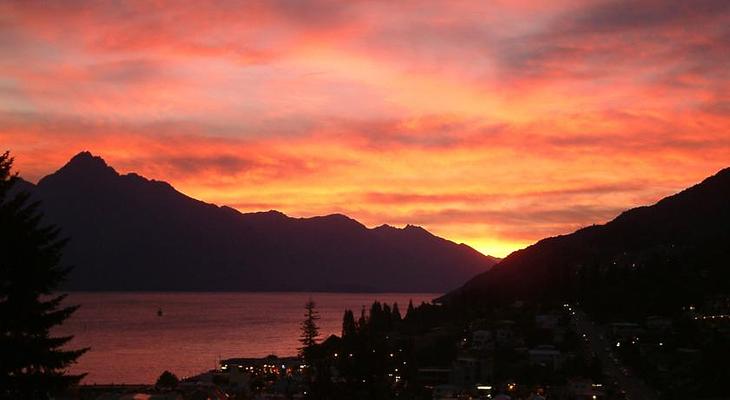 Queenstown House Boutique Bed & Breakfast & Apartments