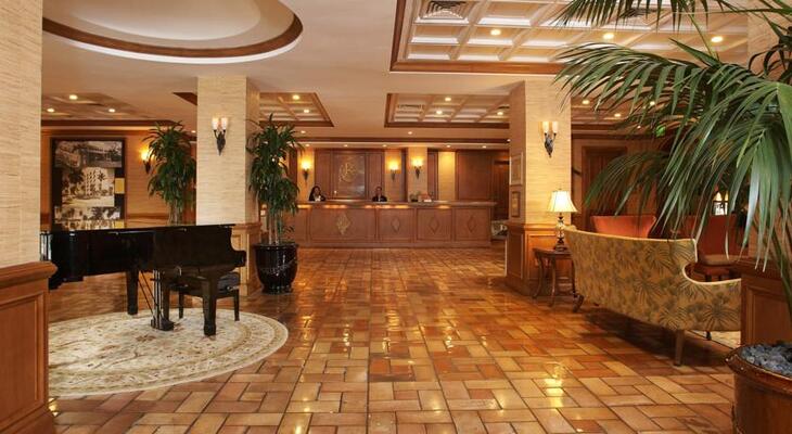 Riverside Hotel