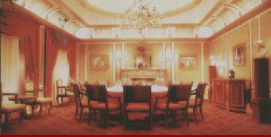 Longmen Grand Hotel