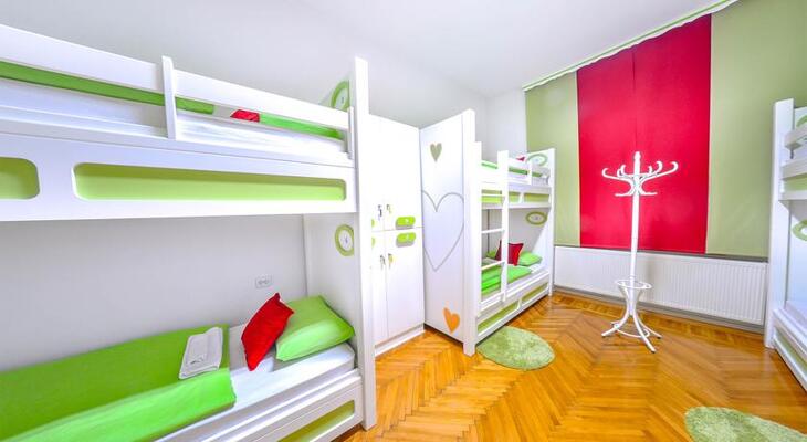 Hostel For Me