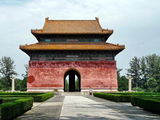 Ming Tombs (Ming Shishan Ling)