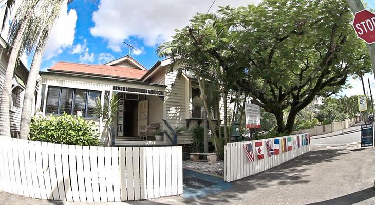 Bowen Terrace Accommodation