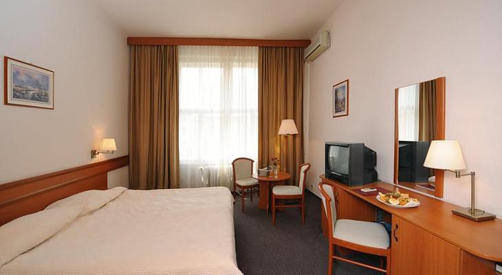 Hunguest Platanus Hotel