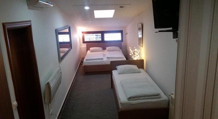 Zan hostel