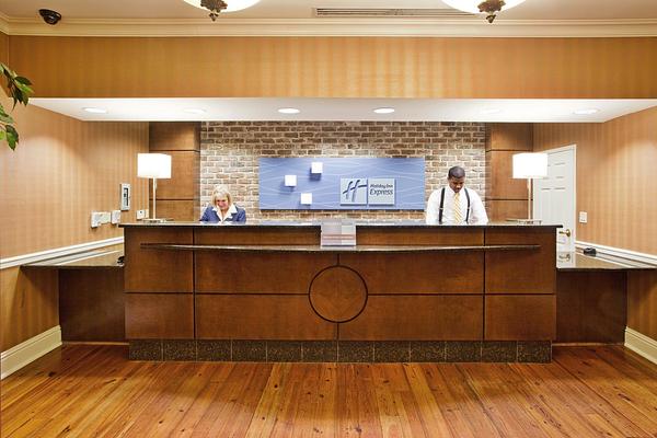 Holiday Inn Express Savannah-Historic District, an IHG Hotel