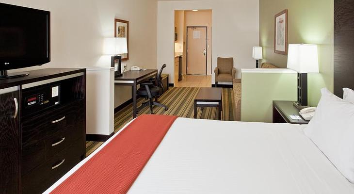 Holiday Inn Express & Suites Berkeley, an IHG Hotel