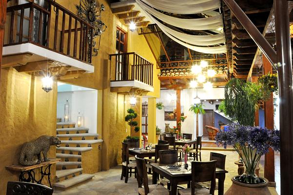 Casa Santa Lucia vs La Joya Hotel San Cristobal | Tripexpert