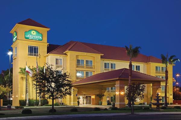 La Quinta Inn & Suites by Wyndham Fresno Riverpark