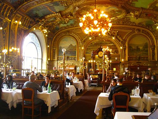 Le Train Bleu