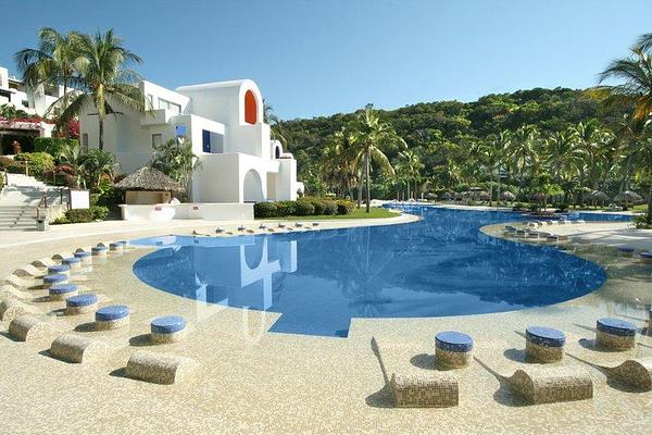 Camino Real Zaashila Huatulco