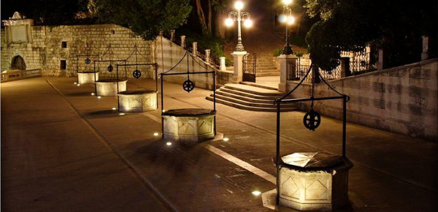 Five Wells Square (Trg 5 Bunara)