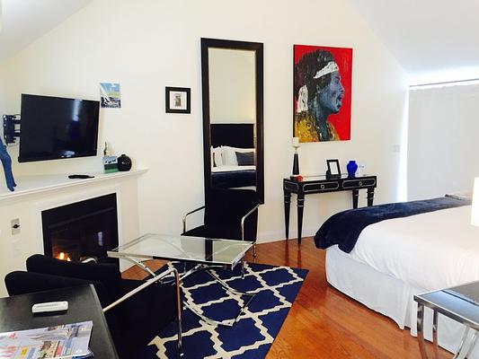 The Platinum Pebble Boutique Inn