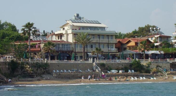 Beach House Hotel