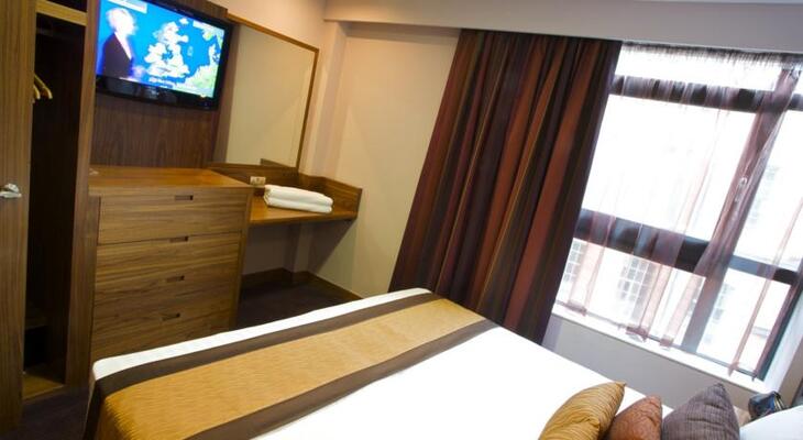 Roomzzz Aparthotel Leeds City