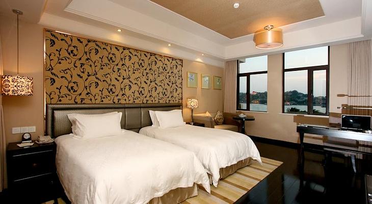 Lujiang Harborview Hotel