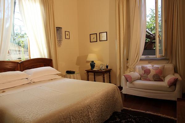 Palm Gallery Hotel