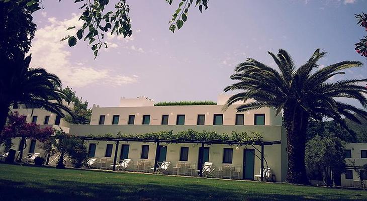 Daphnis Hotel