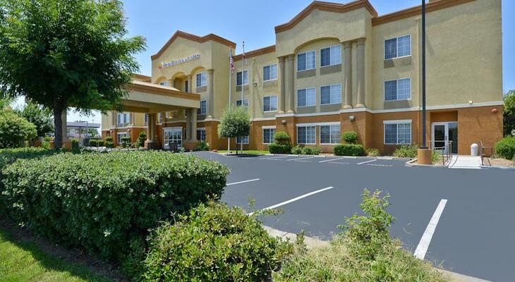 Comfort Inn & Suites Sacramento University Area