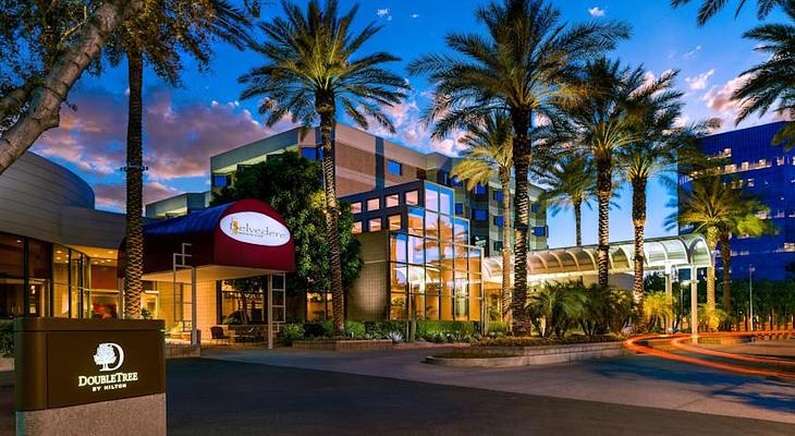 DoubleTree Suites by Hilton Hotel Phoenix