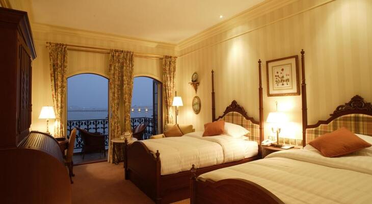 Rocks Hotel