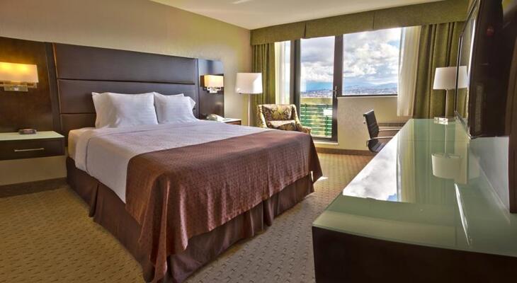 Holiday Inn Vancouver-Centre (Broadway), an IHG Hotel