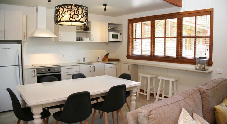 Wanaka Homestead Lodge and Cottages