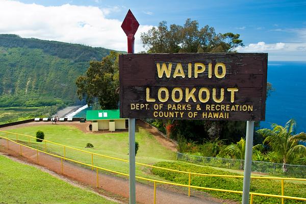 Waipio Valley Lookout