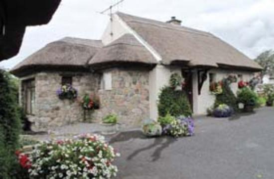Cloch na Scith Thatched Cottage