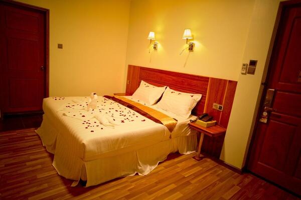 Hotel 8