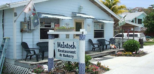 Mcintosh Restaurant & Bakery