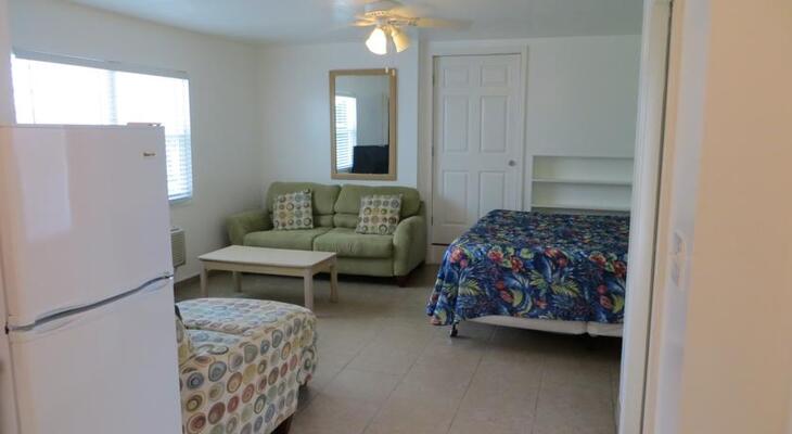 Dolphin Inn Resort