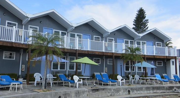 Dolphin Inn Resort