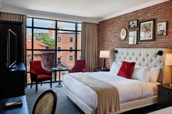 The Foundry Hotel Asheville, Curio Collection by Hilton