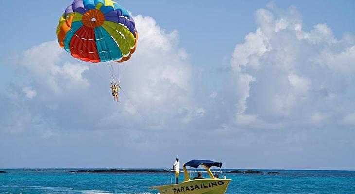 Hibiscus Beach Resort & Spa