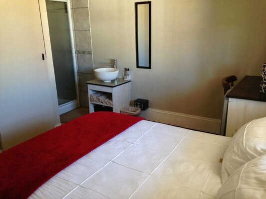 GuestHouse on Irvine