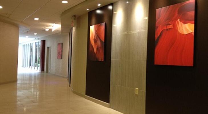 Holiday Inn Newark International Airport, an IHG Hotel