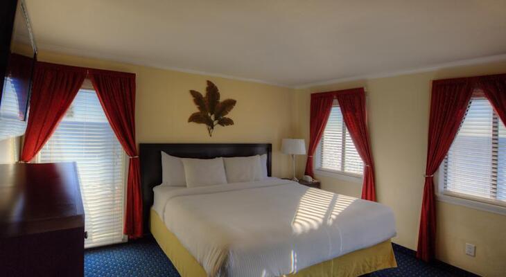 Sailport Waterfront Suites